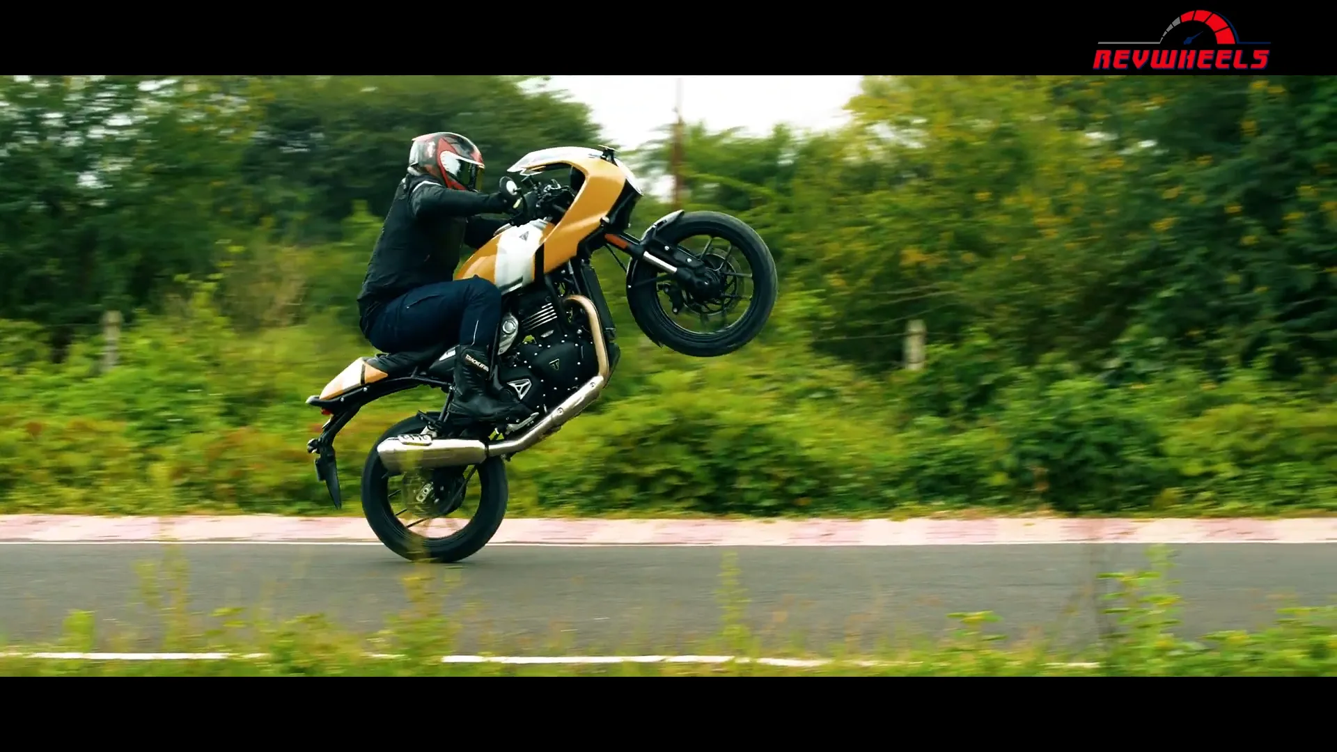 Triumph Thruxton 400 – Retro Rocket