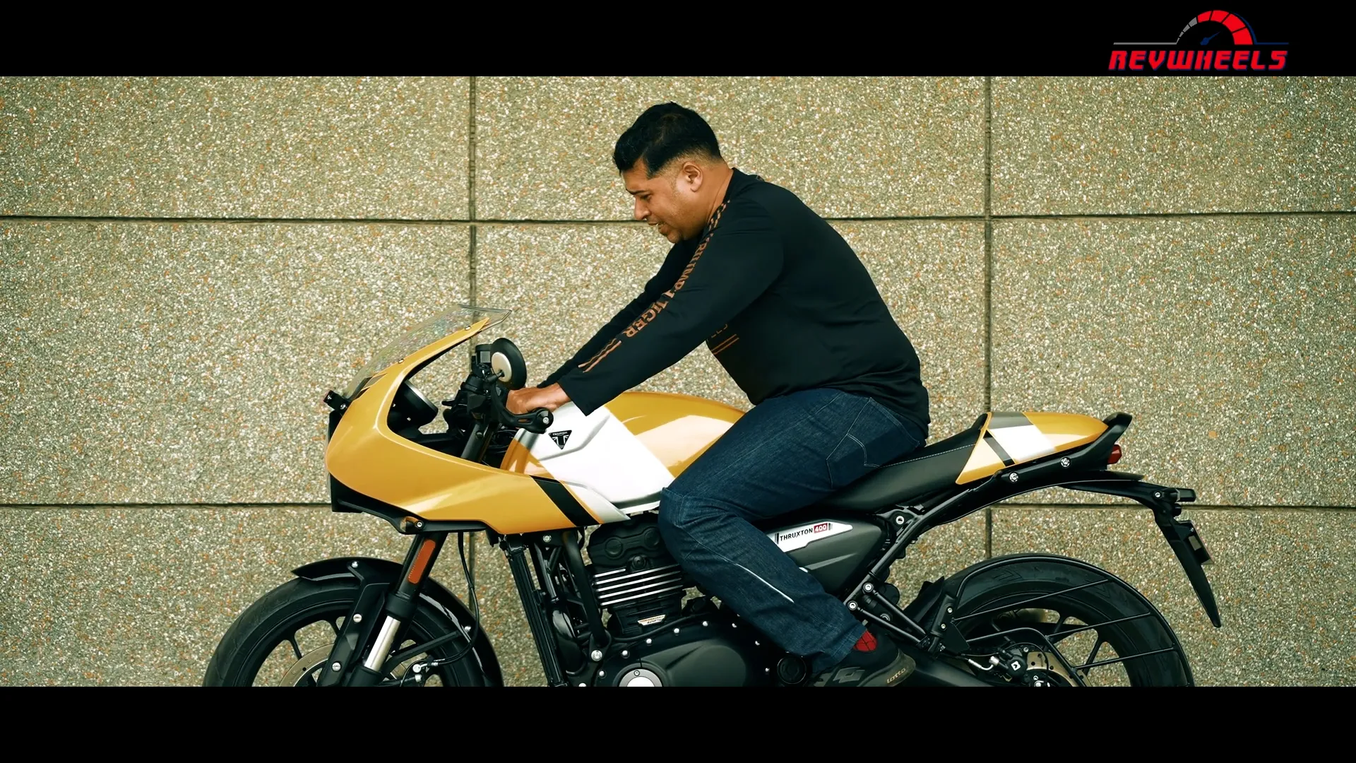 Triumph Thruxton 400 – Retro Rocket