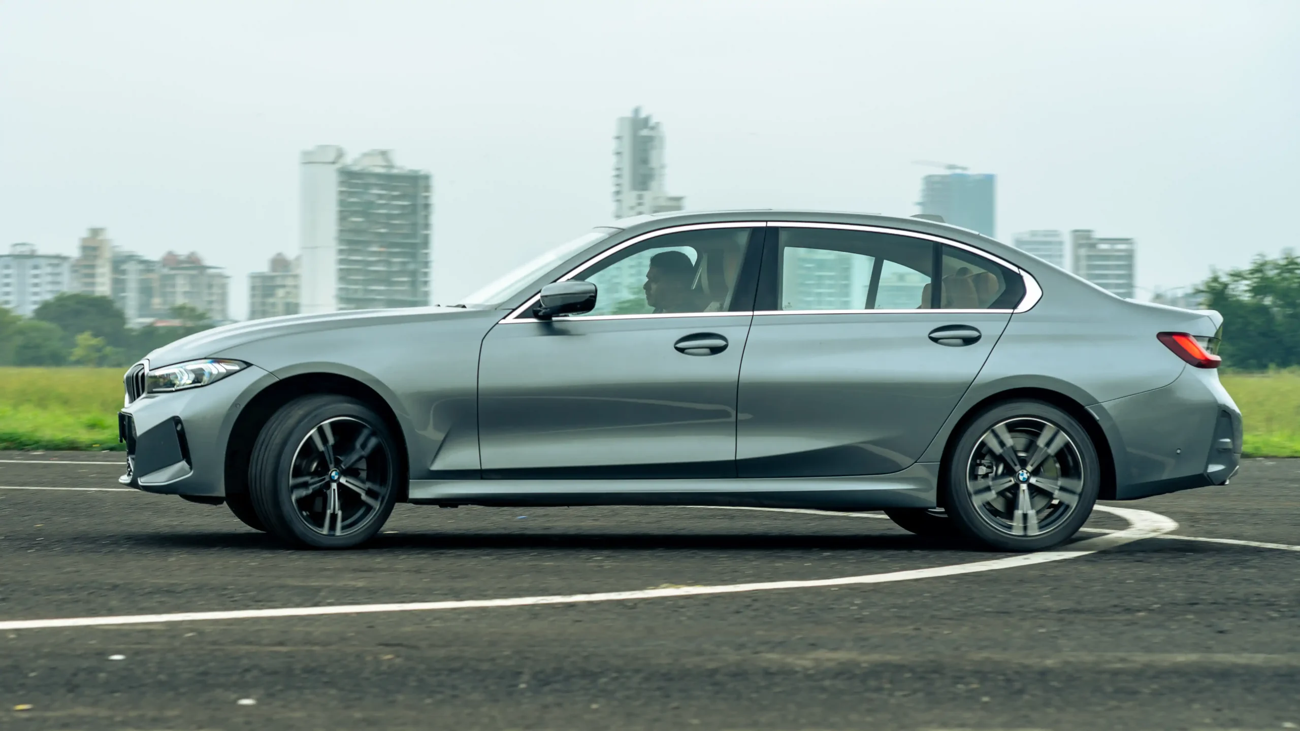 BMW 3 Series LWB – C the Bigger Picture