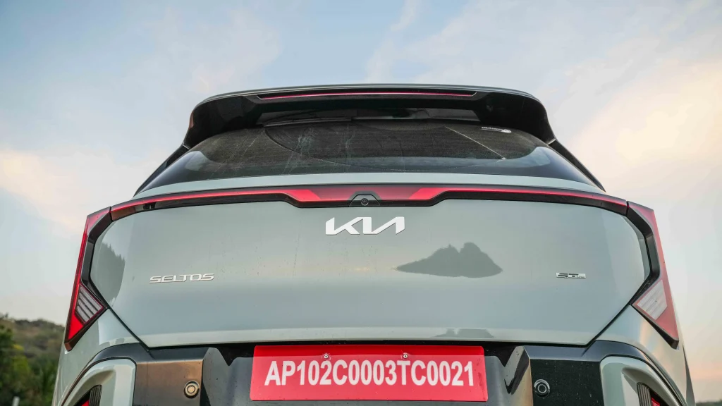 kia seltos rear